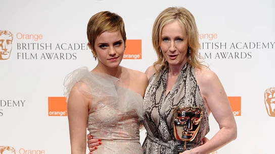 Emma Watson y J.K. Rowling en 2011 Emma Watson y J.K. Rowling en 2011