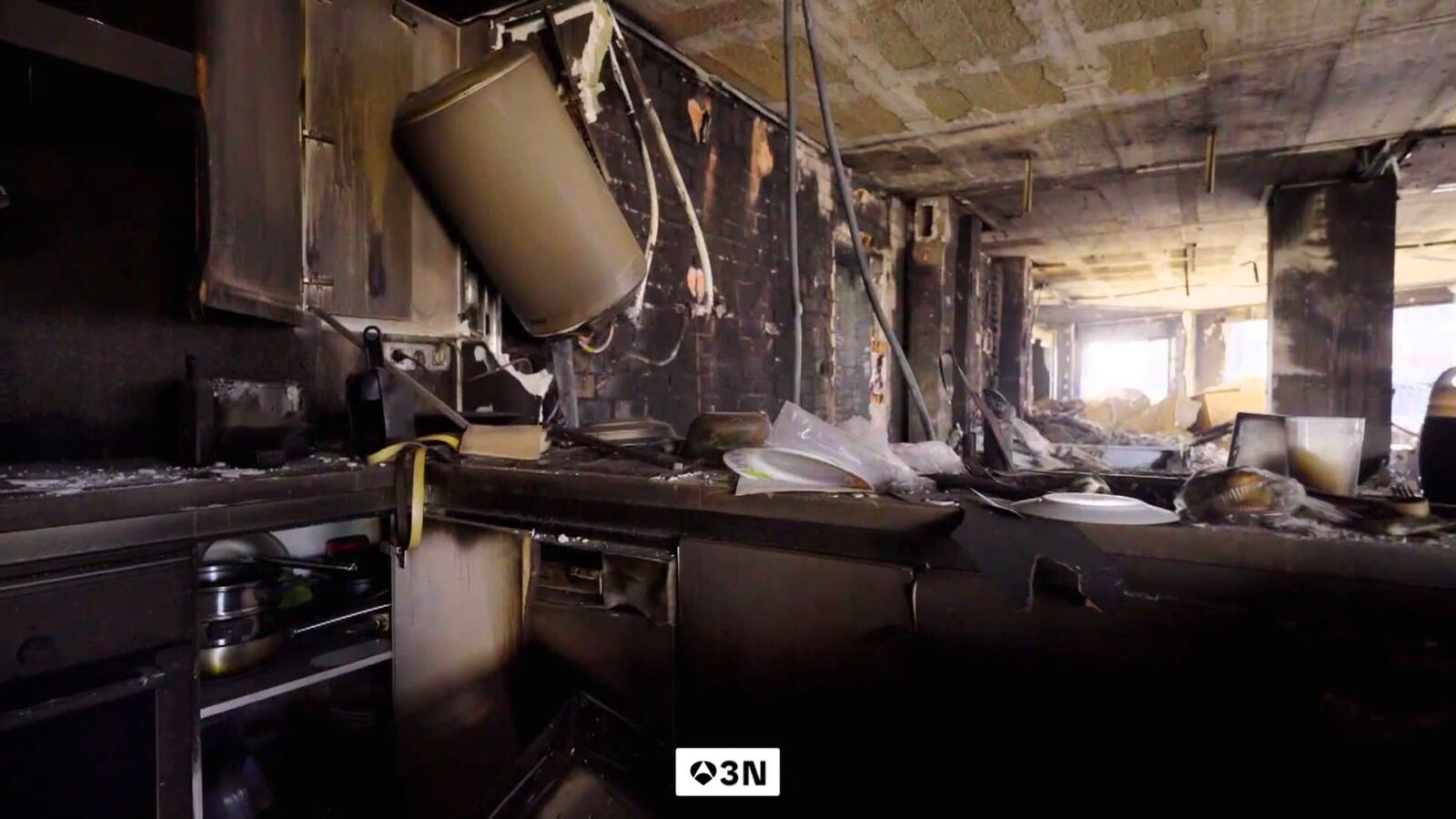 VÍDEO: Arranca la reconstrucción del edificio de Campanar por el incendio en el que murieron 10 personas