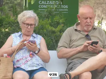 Los mayores cada vez están más conectados, pero a su manera: "Ni TikTok ni TikTik tengo" Los mayores cada vez están más conectados, pero a su manera: "Ni TikTok ni TikTik tengo"