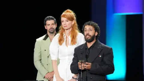 El actor Motaz Malhees, de La voz de Hind, recibe el Premio del Público en el Festival de San Sebastián, El actor Motaz Malhees, de La voz de Hind, recibe el Premio del Público en el Festival de San Sebastián,