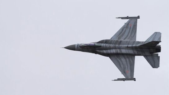 Polonia cierra temporalmente su espacio a&eacute;reo e inicia maniobras a&eacute;reas "preventivas" por ataques rusos