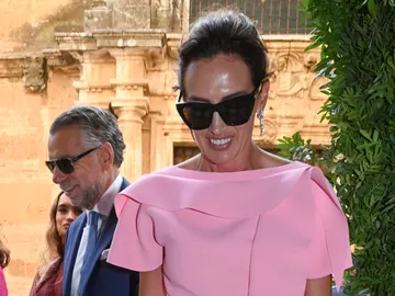 Nieves Álvarez en la boda de Julia Bolaños y José María Ramírez-Cárdenas Nieves Álvarez en la boda de Julia Bolaños y José María Ramírez-Cárdenas