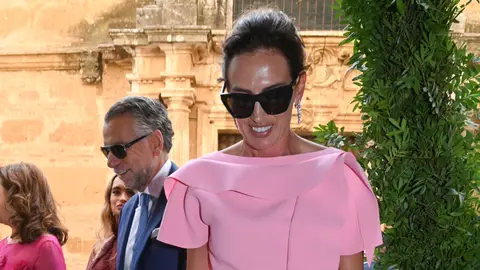 Nieves Álvarez en la boda de Julia Bolaños y José María Ramírez-Cárdenas Nieves Álvarez en la boda de Julia Bolaños y José María Ramírez-Cárdenas