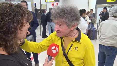 Carlos Soria, a su llegada a España tras coronar el Manaslu Carlos Soria, a su llegada a España tras coronar el Manaslu
