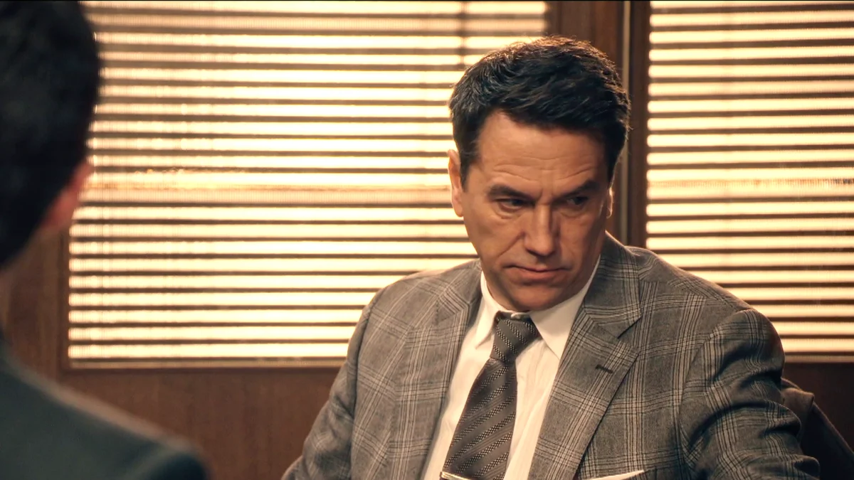 Gabriel se pone nervioso al enterarse de que Isabel está en la fábrica,  ¿descubrirá quién es en realidad?