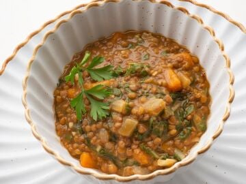 Receta de lentejas con acelgas y zanahorias de Argui&ntilde;ano: "Un s&uacute;per alimento para estar sanos y fuertes, gastando poco"