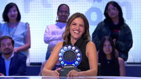 Aire de fiesta al escuchar cantar a Ana Ruiz en Pasapalabra: “¡Un musical ya!” Aire de fiesta al escuchar cantar a Ana Ruiz en Pasapalabra: “¡Un musical ya!”