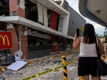 69 muertos y cientos de heridos en el centro de Filipinas por un terremoto