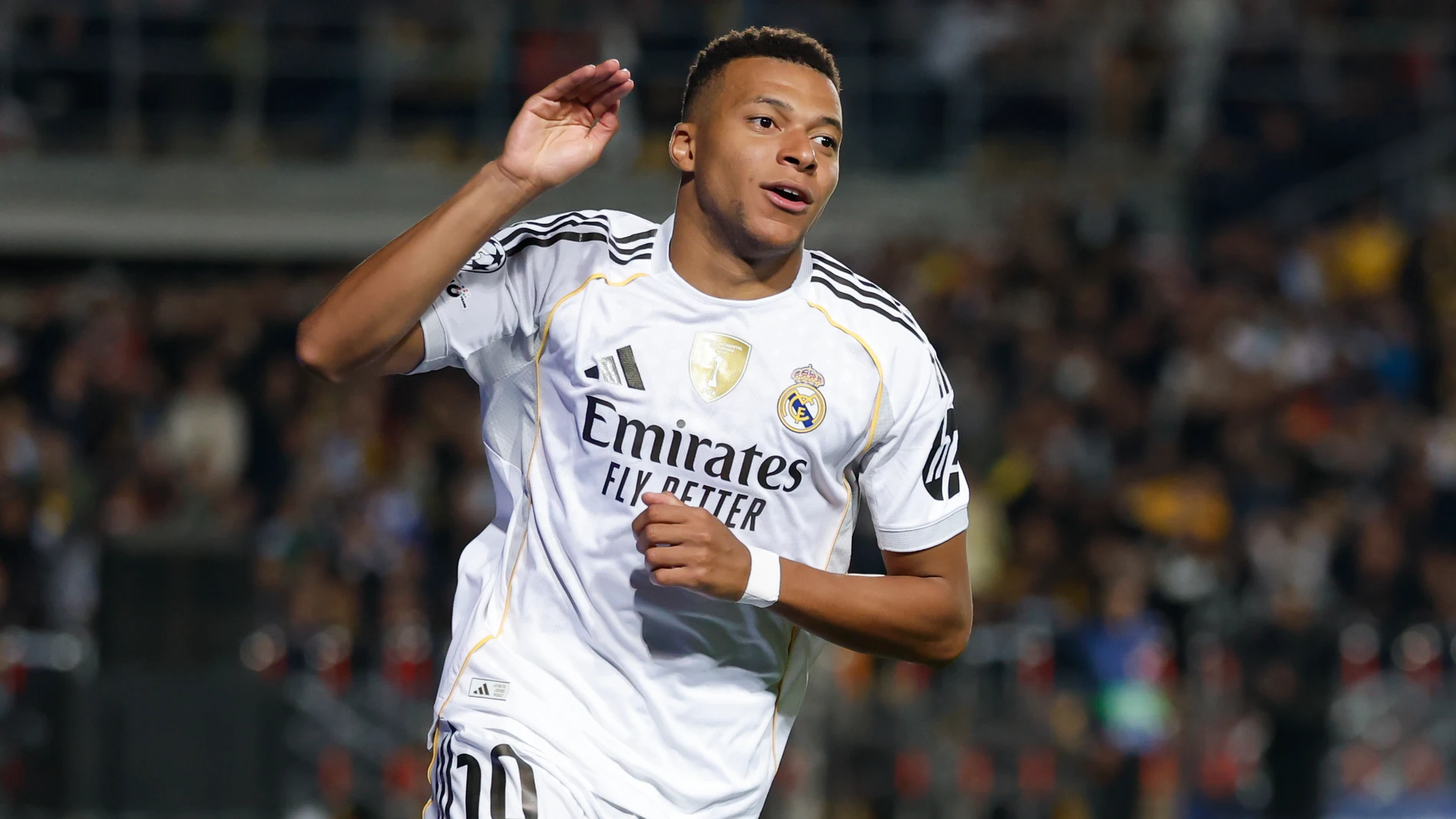 Kylian Mbappé celebra uno de sus goles en Almaty Kylian Mbappé celebra uno de sus goles en Almaty
