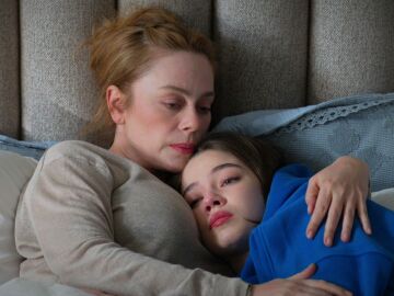 Bahar consuela a una Umay destrozada por el desamor