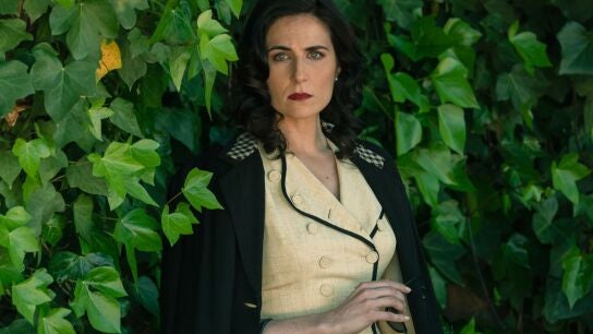 Isabel descubre a D&aacute;maso en Perfumer&iacute;as de la Reina... &iexcl;Y se enfrenta a &eacute;l!