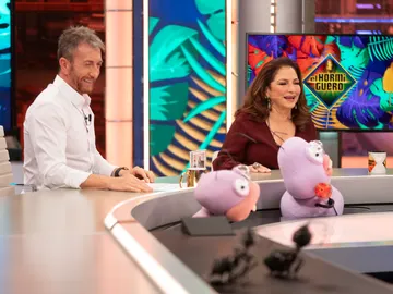 Gloria Estefan revela sus mejores consejos de vida: ”Lo más importante para recoger un premio es mantenerlo corto y nombrar a tu pareja” Gloria Estefan revela sus mejores consejos de vida: ”Lo más importante para recoger un premio es mantenerlo corto y nombrar a tu pareja”