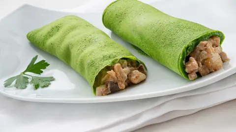 Crepes de espinacas con champiñones y panceta Crepes de espinacas con champiñones y panceta