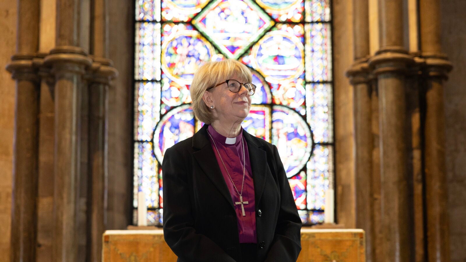 Sarah Mullally, primera mujer arzobispa de Canterbury y líder de la Iglesia anglicana