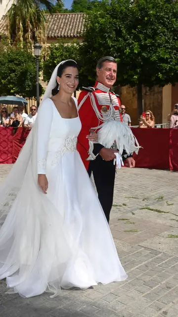 Bárbara Mirjan y Cayetano Martínez de Irujo tras su boda en Sevilla Bárbara Mirjan y Cayetano Martínez de Irujo tras su boda en Sevilla