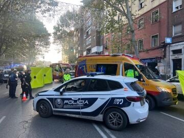 Detenido un conductor por atropellar a dos jóvenes que descargaban mercancía en Carabanchel, Madrid