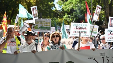 El mundo rural sale a las calles de Madrid para protestar contra el abandono del campo 