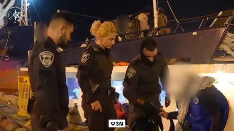 Los 21 españoles de la Flotilla que admitieron por escrito su entrada ilegal serán deportados hoy desde Israel Los 21 españoles de la Flotilla que admitieron por escrito su entrada ilegal serán deportados hoy desde Israel