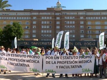 Salud señala que el seguimiento de la huelga de médicos roza el 48% en Andalucía