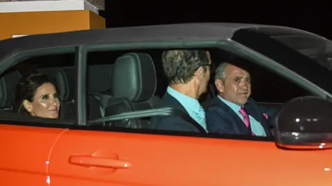Jaime Martínez-Bordiú y su mujer Marta Fernández tras la fiesta por la boda de Cayetano Martínez de Irujo Jaime Martínez-Bordiú y su mujer Marta Fernández tras la fiesta por la boda de Cayetano Martínez de Irujo