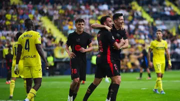 Lewandowski y Eric García celebran un gol ante el Villarreal en La Cerámica Lewandowski y Eric García celebran un gol ante el Villarreal en La Cerámica