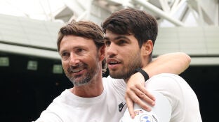 Juan Carlos Ferrero junto a Carlos Alcaraz en el pasado Wimbledon
