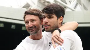 Juan Carlos Ferrero junto a Carlos Alcaraz en el pasado Wimbledon