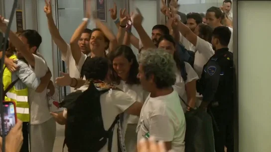 Integrantes de la Florilla en su llegada a Barajas Integrantes de la Florilla en su llegada a Barajas