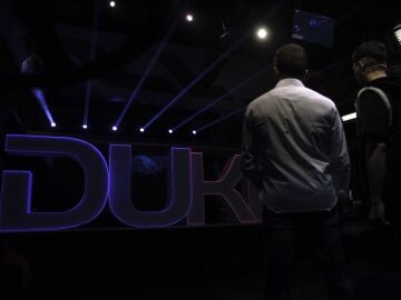 El incre&iacute;ble regalo de Marron a Duki: un grafiti interactivo hecho con un spray m&aacute;gico