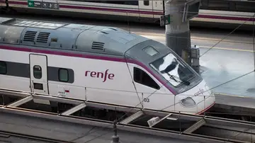 Foto de archivo de un tren de Renfe Foto de archivo de un tren de Renfe