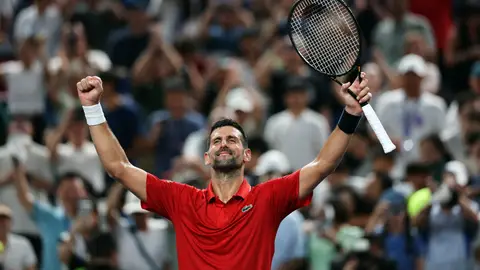 Novak Djokovic celebra la victoria ante Jaume Munar en Shanghái Novak Djokovic celebra la victoria ante Jaume Munar en Shanghái