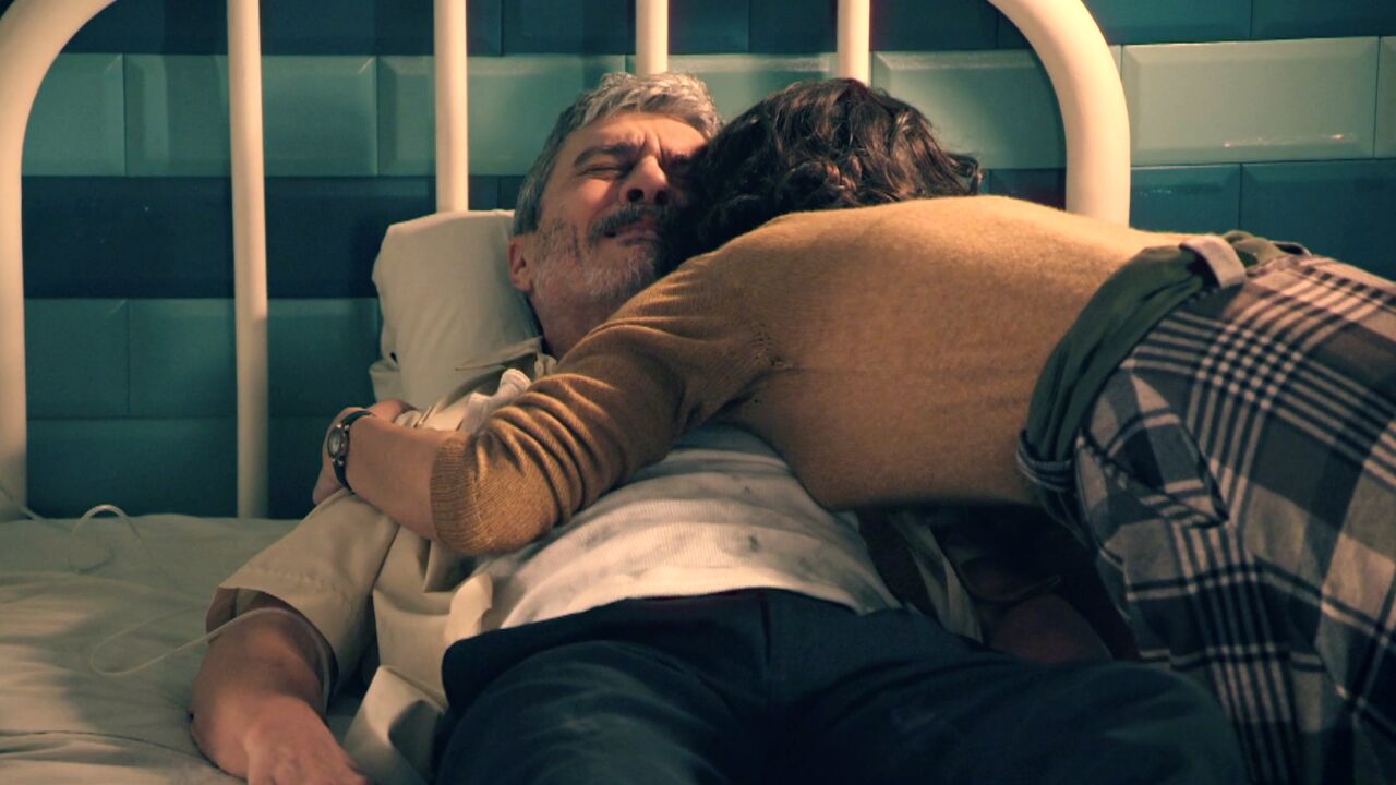 ¡Cristina e Irene se reencuentran con un malherido José en el dispensario!