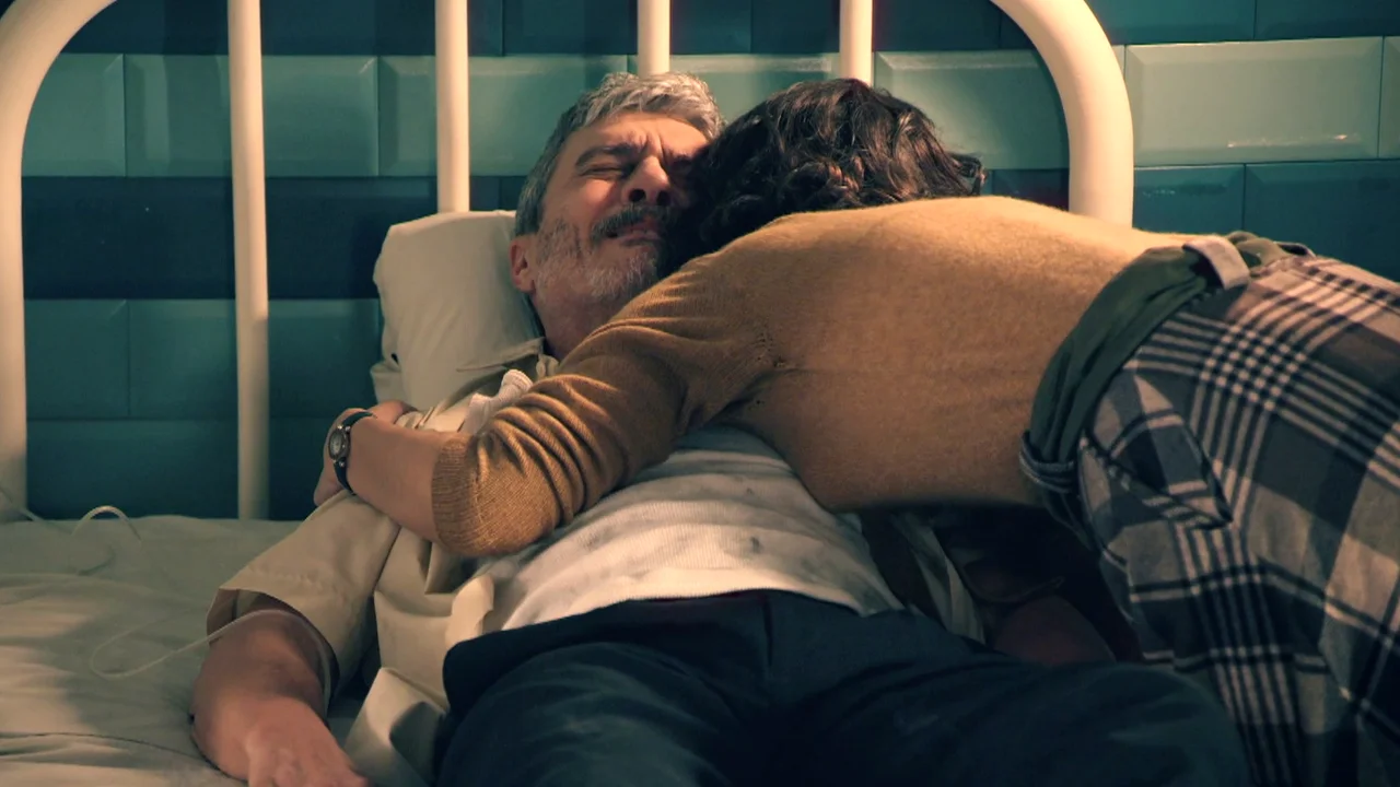 ¡Cristina e Irene se reencuentran con un malherido José en el dispensario!