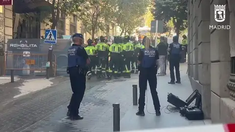 Se derrumba un edificio en la calle Hileras del centro de Madrid Se derrumba un edificio en la calle Hileras del centro de Madrid