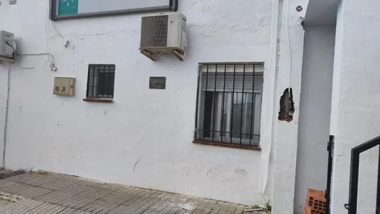 Fachada del consultorio de Darro Fachada del consultorio de Darro