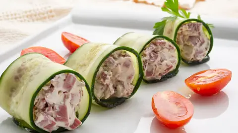 Bocados de pepino, pastrami y queso cremoso, un snack fácil de preparar, digestivo y fresco de Arguiñano Bocados de pepino, pastrami y queso cremoso, un snack fácil de preparar, digestivo y fresco de Arguiñano