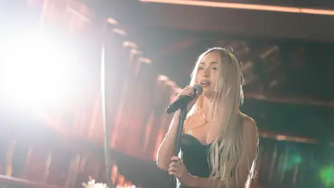 ¡Magnética! Ana Mena sorprende interpretando en directo su nuevo tema 'Lárgate' ¡Magnética! Ana Mena sorprende interpretando en directo su nuevo tema 'Lárgate'