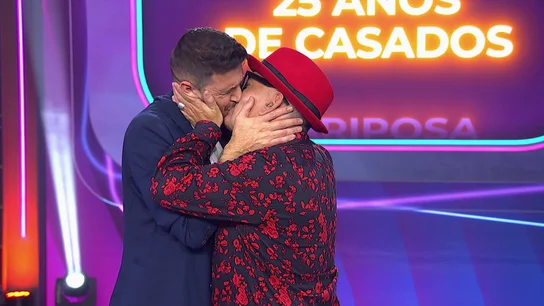 El apasionado beso de Corbacho a Joaquín: “Tú no eres cualquiera, tú eres el capitán” El apasionado beso de Corbacho a Joaquín: “Tú no eres cualquiera, tú eres el capitán”