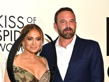 Ben Affleck y Jennifer Lopez en el estreno de El beso de la mujer ara&ntilde;a