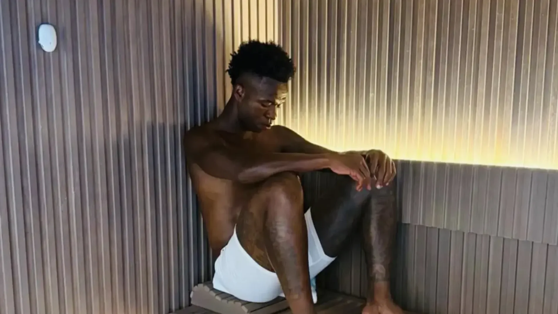 Vinícius Jr en una sauna Vinícius Jr en una sauna