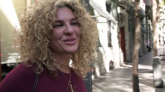 Sheila Casas atendiendo a la prensa