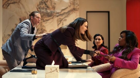 Sarah Paulson, Kim Kardashian y Niecy Nash-Betts en Todas las de la ley