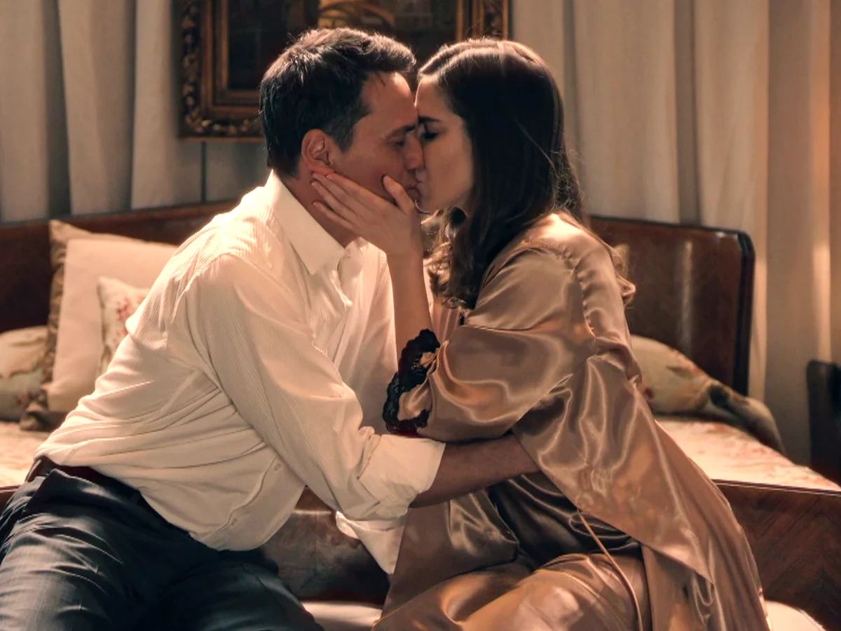 Gabriel quiere tener el bebé junto a Begoña y ella acepta: "Me desviviré porque seamos felices los tres"