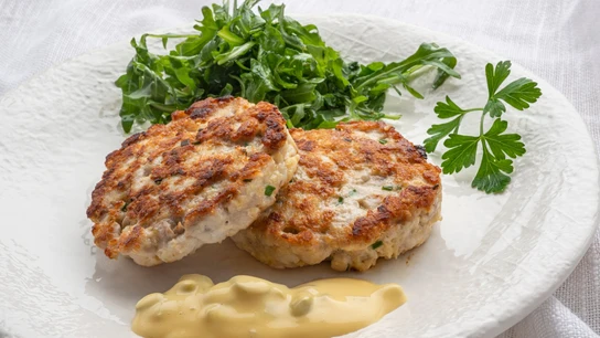 Arguiñano: receta de hamburguesas de bonito con mahonesa de guindillas, una forma diferente de comer pescado Arguiñano: receta de hamburguesas de bonito con mahonesa de guindillas, una forma diferente de comer pescado