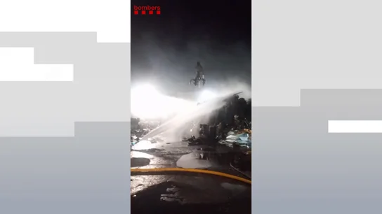 Vídeo: El Incendio industrial en Constantí, Tarragona que los Bomberos han logrado controlar tras una intensa noche de trabajo Vídeo: El Incendio industrial en Constantí, Tarragona que los Bomberos han logrado controlar tras una intensa noche de trabajo