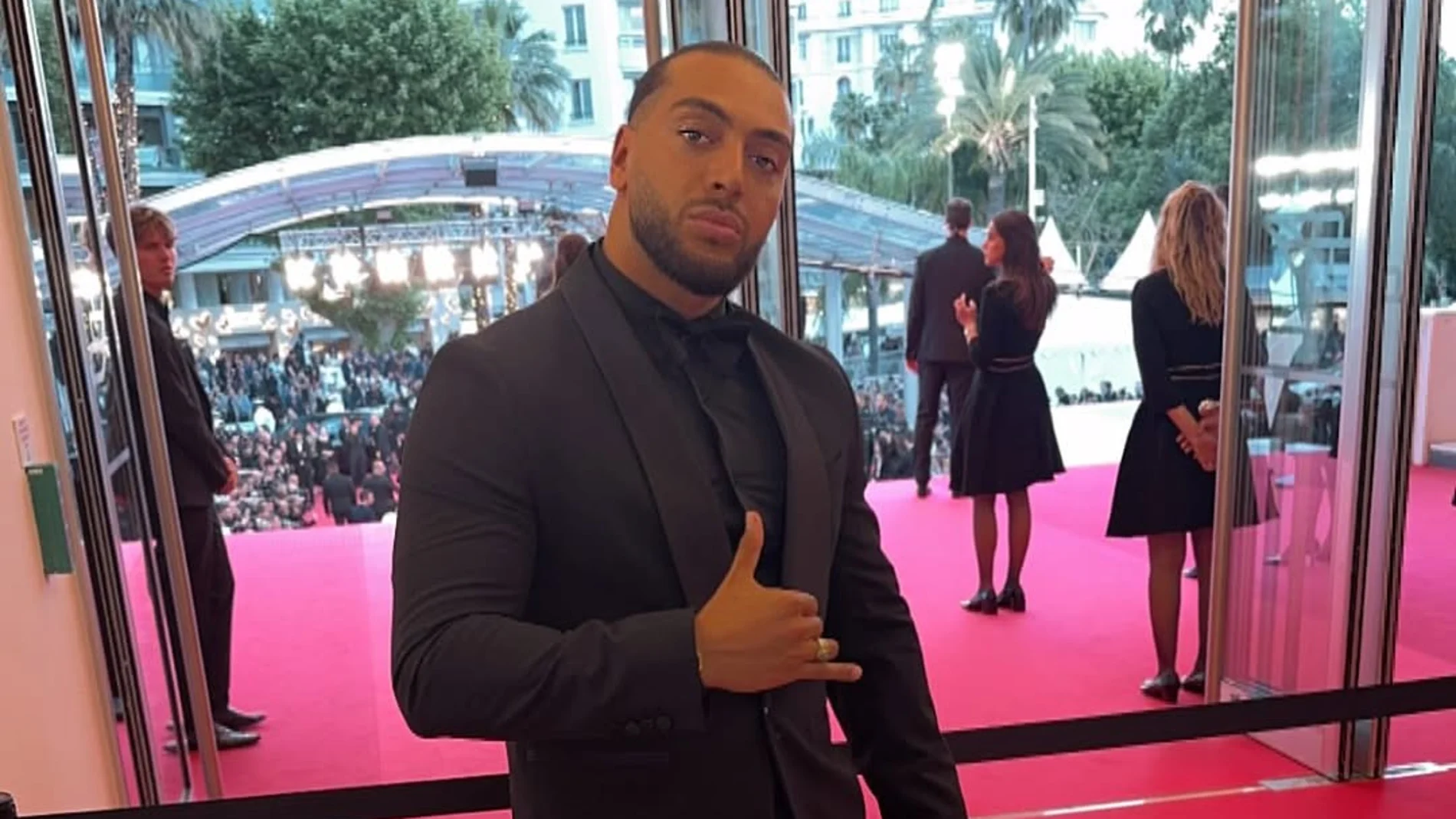 Condenan al influencer Amine Mojito a un año de cárcel por simular pinchazos con jeringuillas a desconocidos Condenan al influencer Amine Mojito a un año de cárcel por simular pinchazos con jeringuillas a desconocidos