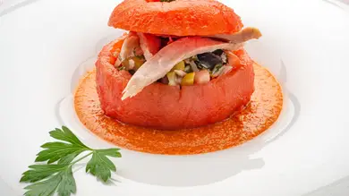 Tomates rellenos de ventresca con muhammara, la original receta de Joseba Arguiñano Tomates rellenos de ventresca con muhammara, la original receta de Joseba Arguiñano