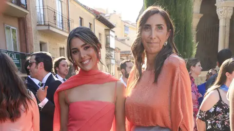 Paz Padilla y su hija Anna Ferrer Paz Padilla y su hija Anna Ferrer