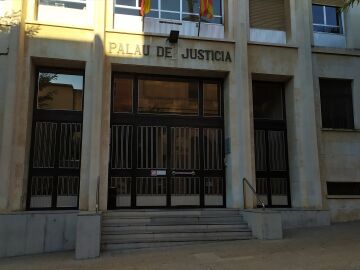 Diez años y medio de cárcel para el padre que maltrató a su bebé hasta provocarle una parálisis cerebral en Montblanc, Tarragona