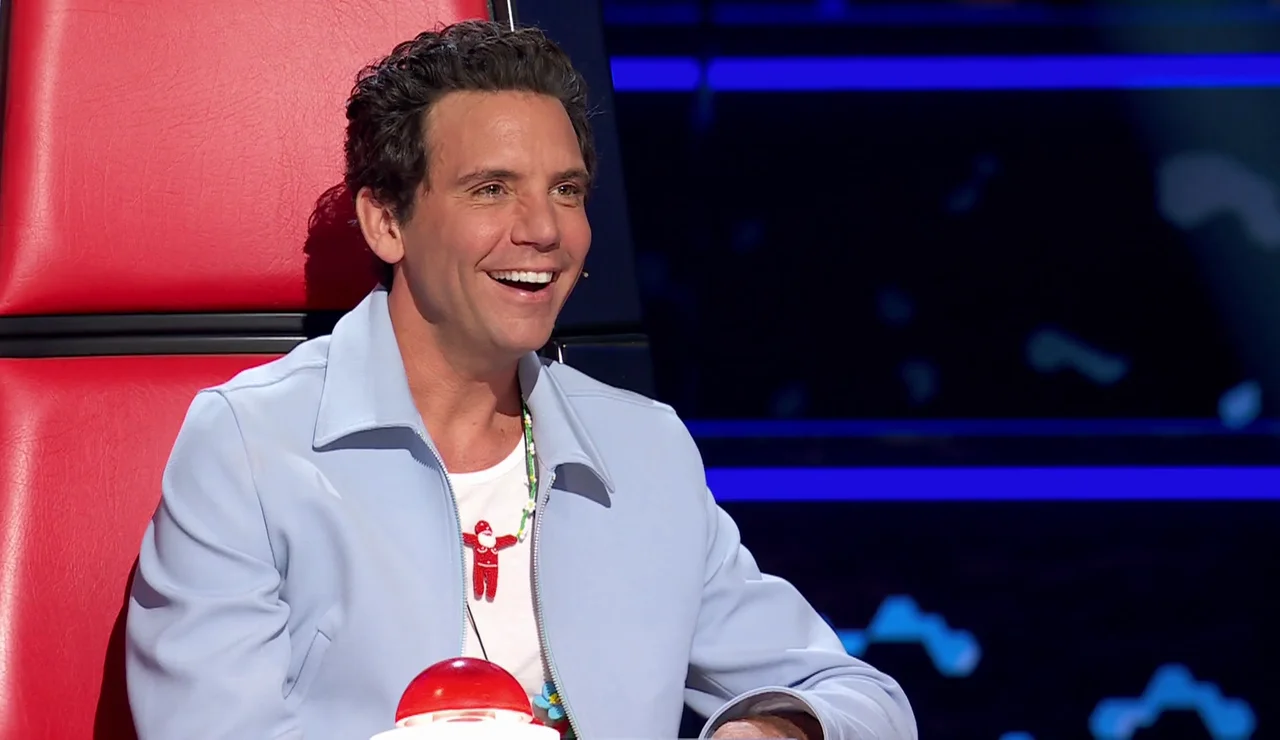 Mika llama “rara” a esta talent al terminar la actuación: “Pero es una cosa positiva”